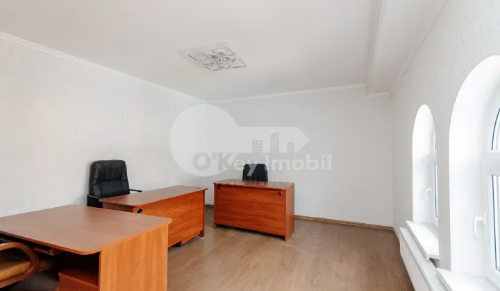 Oficiu, Centru, PETRU MOVILĂ