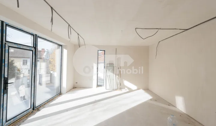 Casă, Codru, PLAIULUI