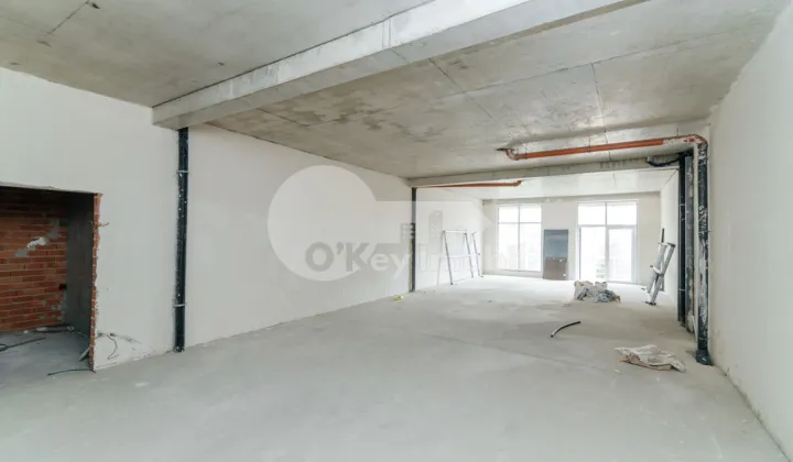 Spațiu comercial, STRĂȘENI