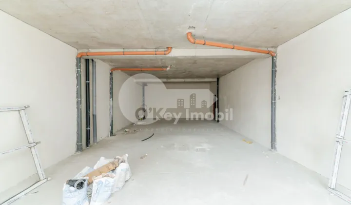 Spațiu comercial, STRĂȘENI