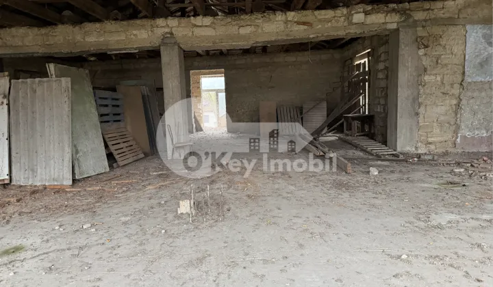 Spațiu comercial, STRĂȘENI