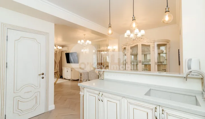 Townhouse, Centru, MELESTIU