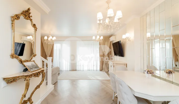 Townhouse, Centru, MELESTIU