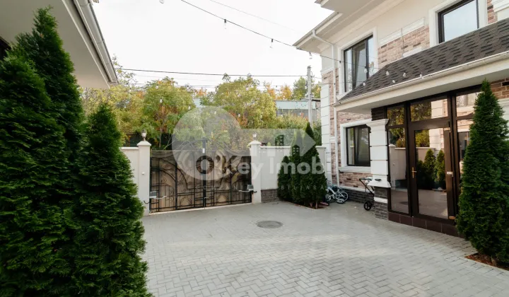 Townhouse, Centru, MELESTIU