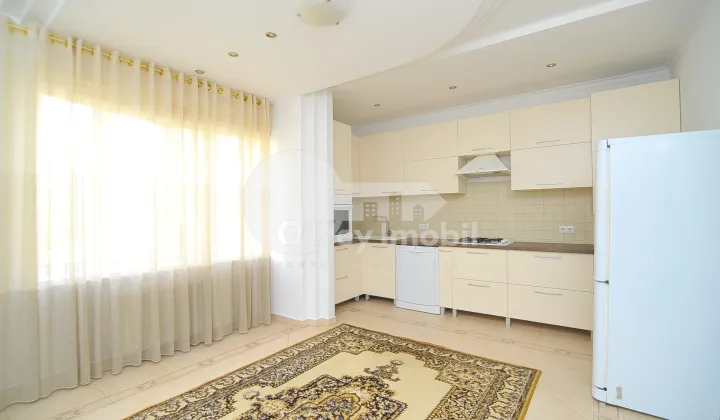 Casă, Centru, MOARA ROȘIE