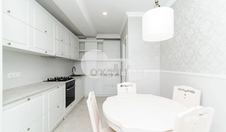 Apartament, Centru, MELESTIU