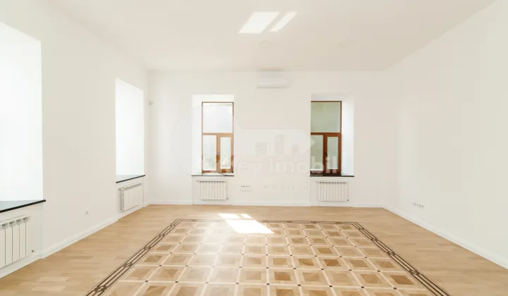 Spațiu comercial, Centru, VLAICU PÂRCĂLAB