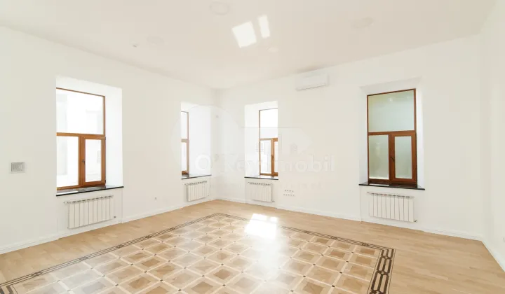 Spațiu comercial, Centru, VLAICU PÂRCĂLAB