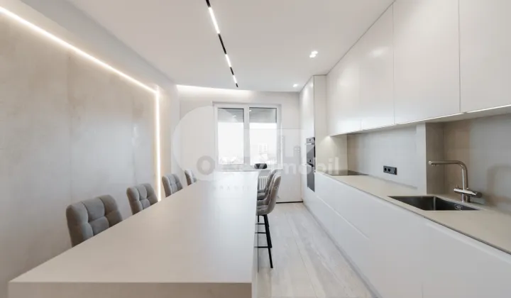 Apartament, Centru, MELESTIU