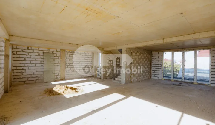 Townhouse, STĂUCENI