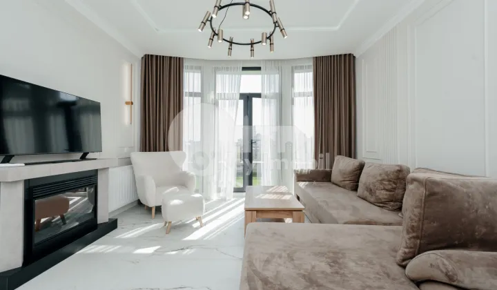 Penthouse, Centru, COLUMNA