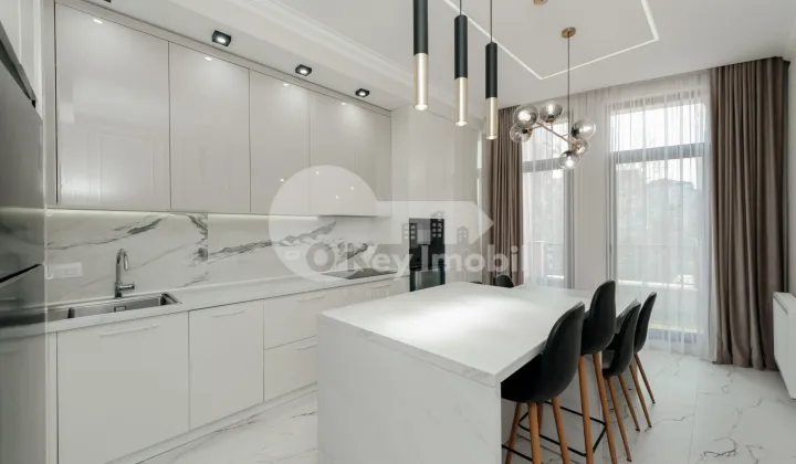 Penthouse, Centru, COLUMNA