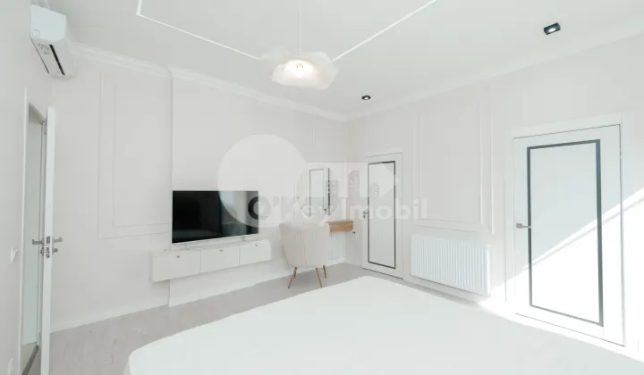 Penthouse, Centru, COLUMNA