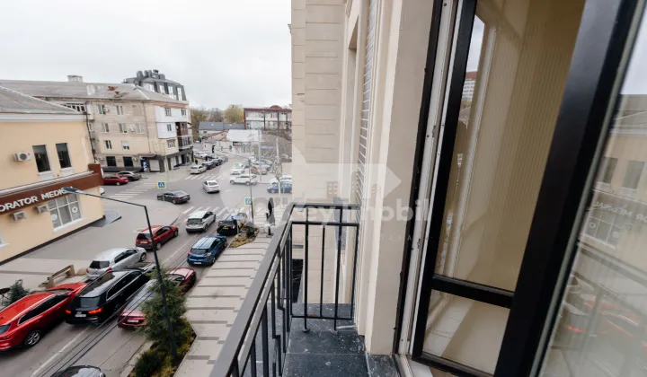 Oficiu, Centru, MIHAI EMINESCU