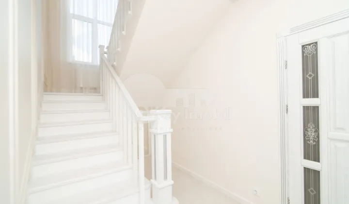 Casă, Centru, CIOCÂRLIEI