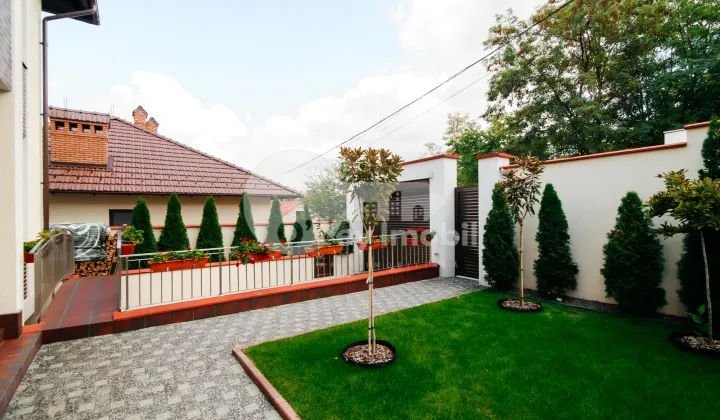 Casă, Centru, CIOCÂRLIEI