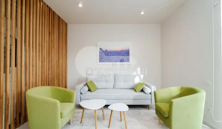 Casă, Centru, GEORGE MENIUC