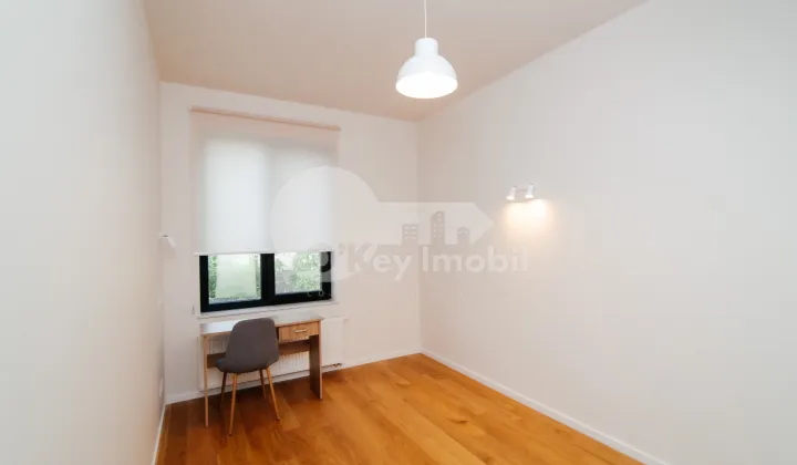 Casă, Centru, GEORGE MENIUC