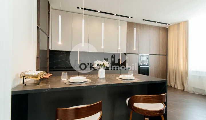 Penthouse, Centru, MELESTIU