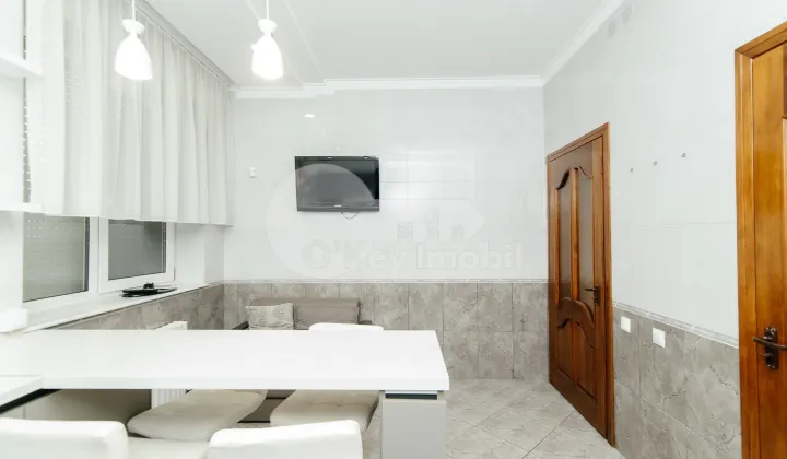 Casă, Botanica, CETATEA ALBĂ