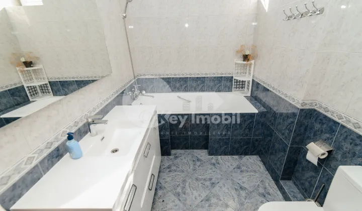 Casă, Botanica, CETATEA ALBĂ