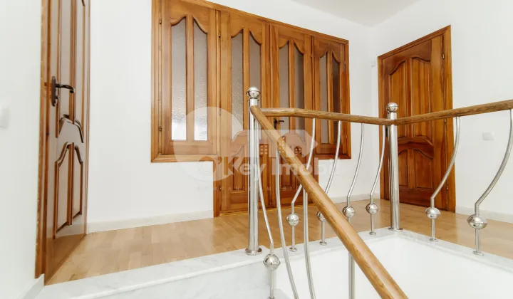 Casă, Botanica, CETATEA ALBĂ