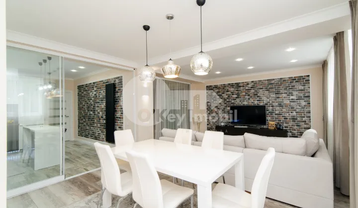 Apartament, Centru, MELESTIU