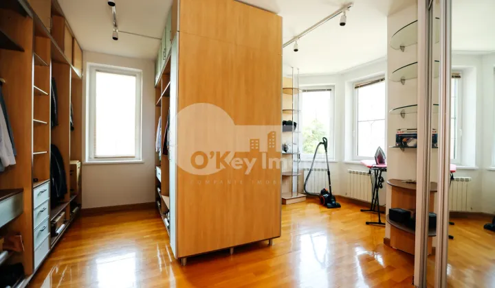 Casă, Centru, MALINA MICĂ