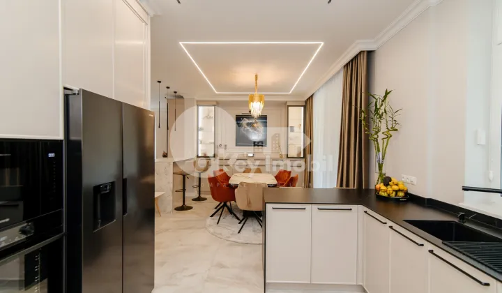 Casă, Botanica, PĂȘUNILOR