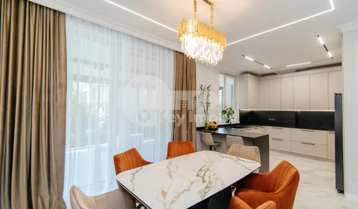 Casă, Botanica, PĂȘUNILOR